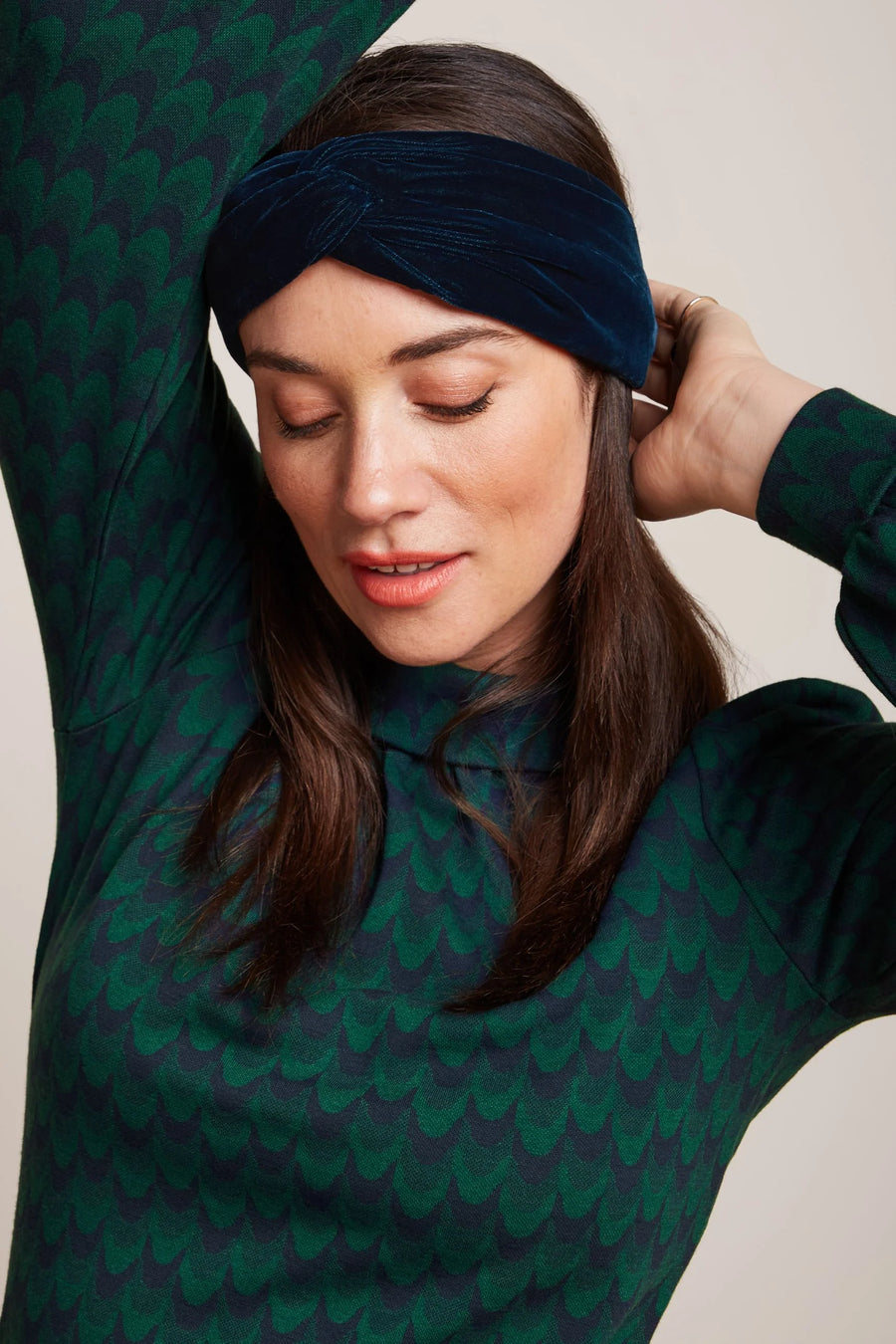 King Louie Twist Hairband Gamine Velvet pond blue, Haarband, Stirnband