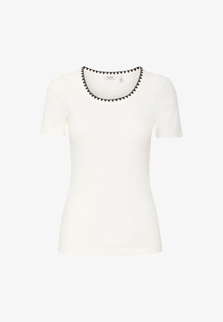 B.young Byorana T-Shirt Marshmellow, mit schwarzem Ausschnitt