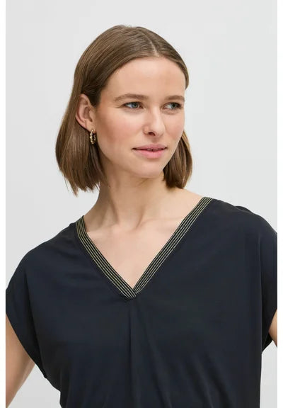 B.young Byperl T-Shirt, schwarz, Deco Neck Tee black gold
