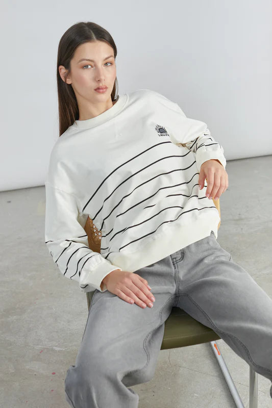 24Colours Sweatshirt off white gestreift mit Sonne