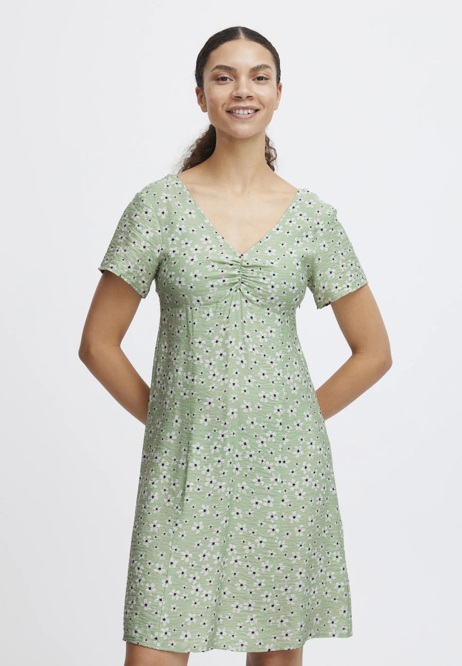 B.young Byibano Short Dress fair green flowers mix Kleid