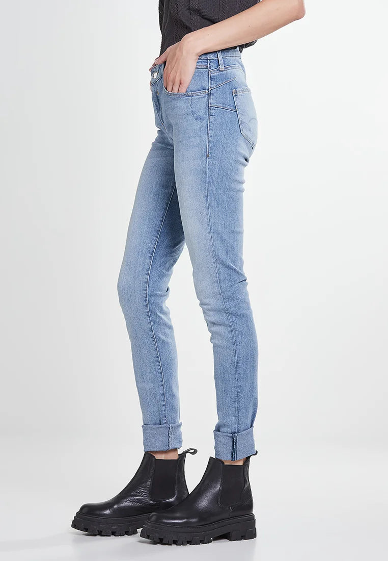 Mavi Adriana Jeans, mid-rise, super skinny, foggy glam, hellblau