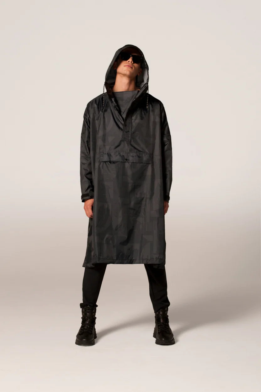 Rainkiss Regenponcho Back to Black Art Camo