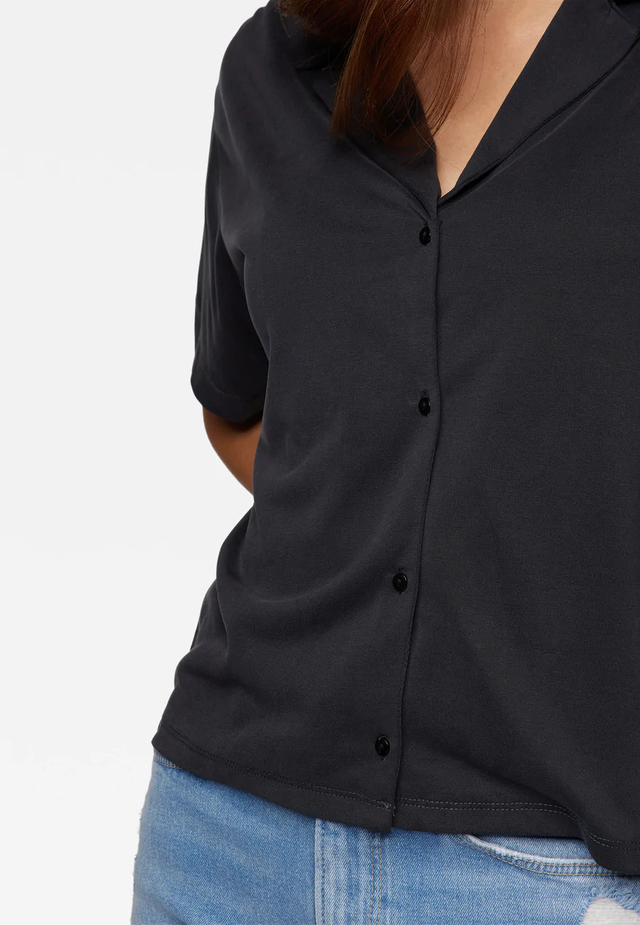 Mavi schwarzes Hemdshirt aus Modal